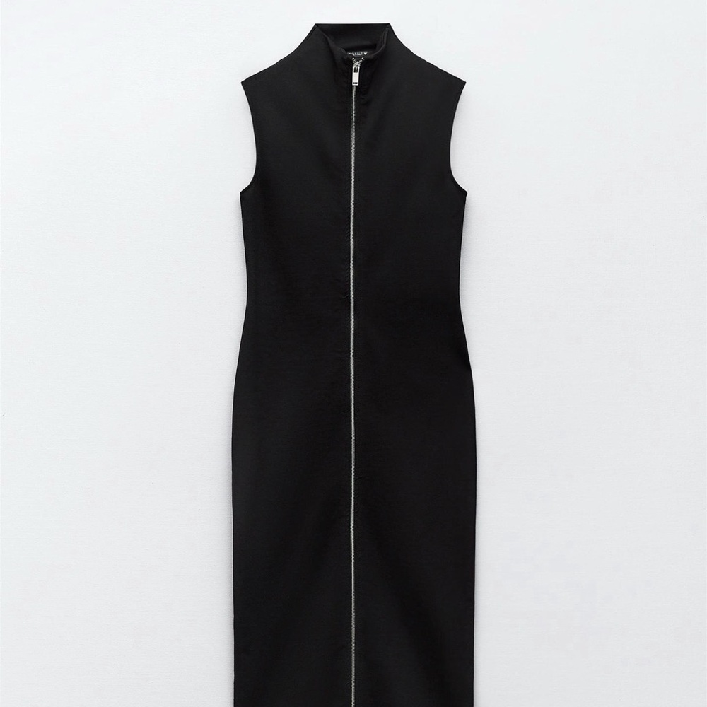 Black Fitted Midi Sleeveless Dress